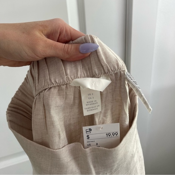 H&M Lightweight Wide Leg Pants - 2 - Picture 4 of 4